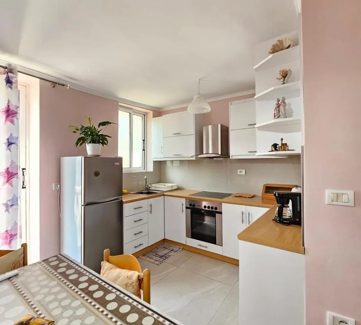Sunshine Central Apartment Саранда